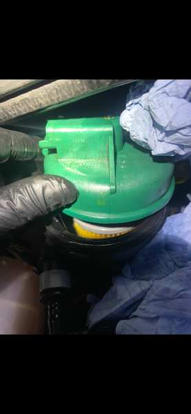 Diesel filter housing — new filter cartridge fitted